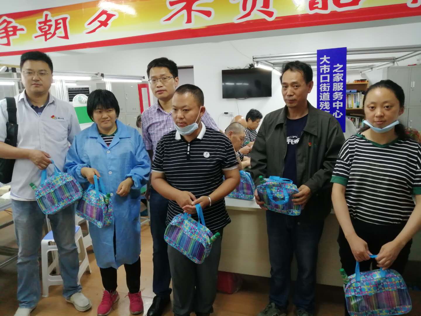 ��������